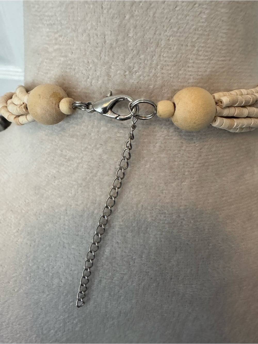 Multi-Strand Beige Shell Statement Necklace - - Picture 12 of 16